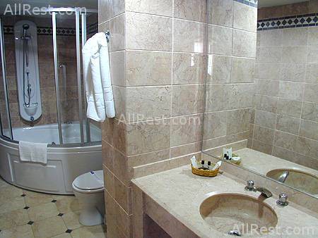 Ozcelik Hotel 8